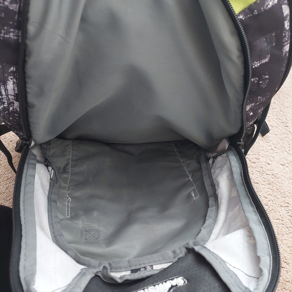High Sierra Loop Backpack - Picture 5 of 10